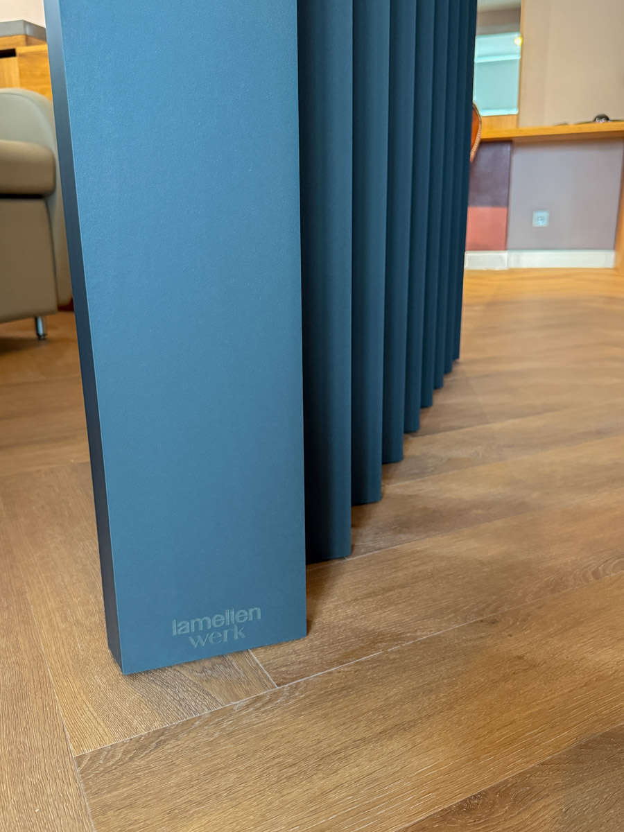 lamellenwand-linoleum-friseur-haargold08