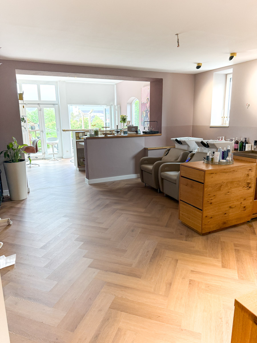 lamellenwand-linoleum-friseur-haargold09