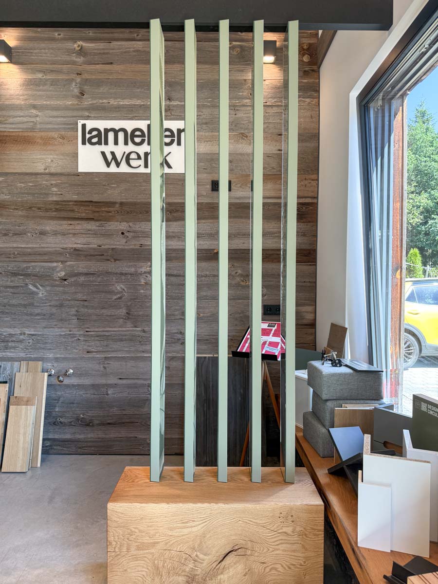 drehbare-lamellen-fototapete-wartebereich-04