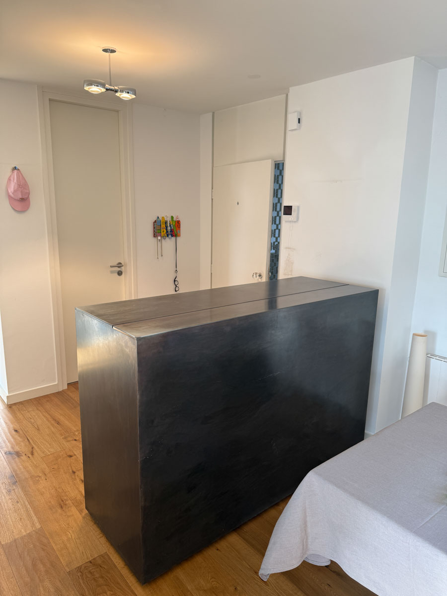 vorher-lamellenwand-eingangsbereich-eiche-linoleum-loft-muenchen-02