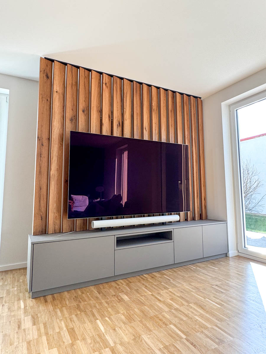 raumteiler-tv-wand-eiche-altholz-04