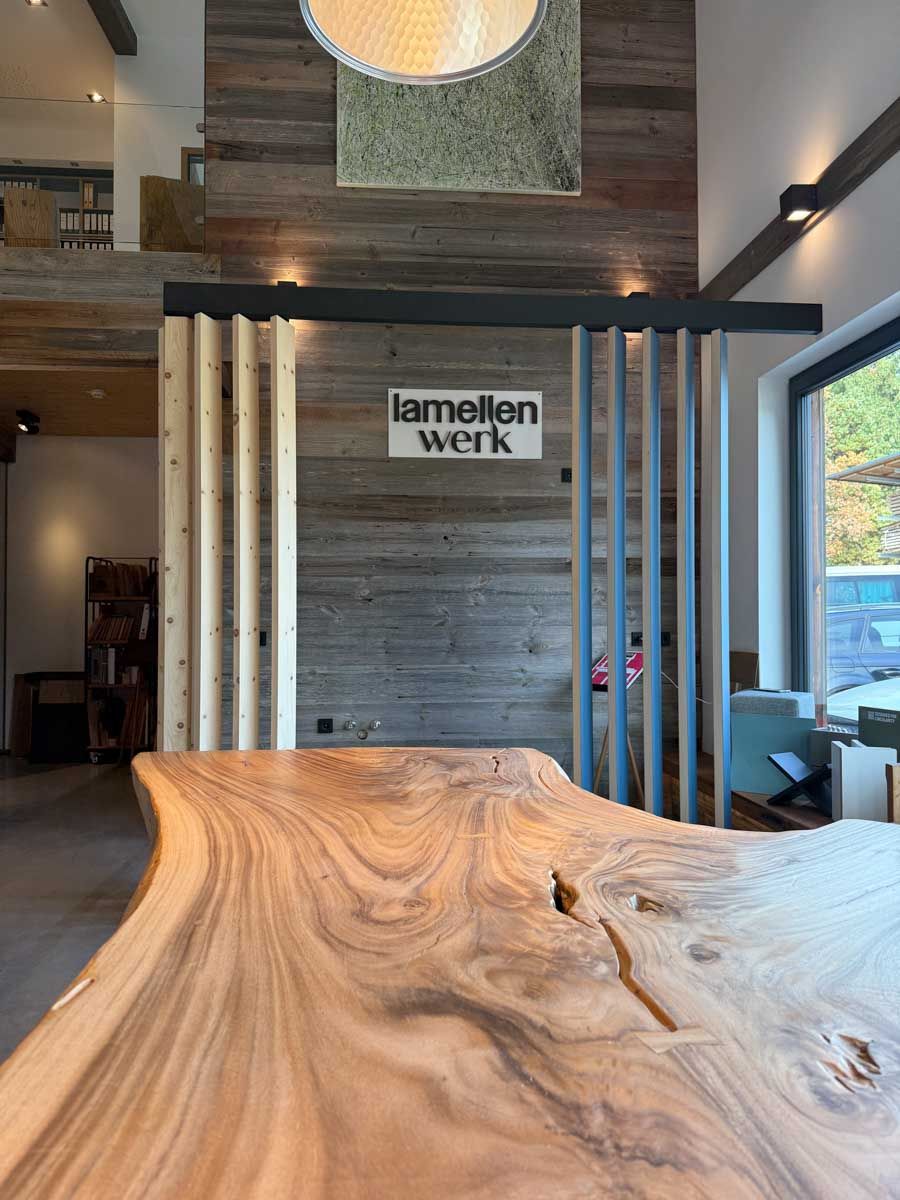 drehbare-lamellenwand-showroom-stephanskirchen-03