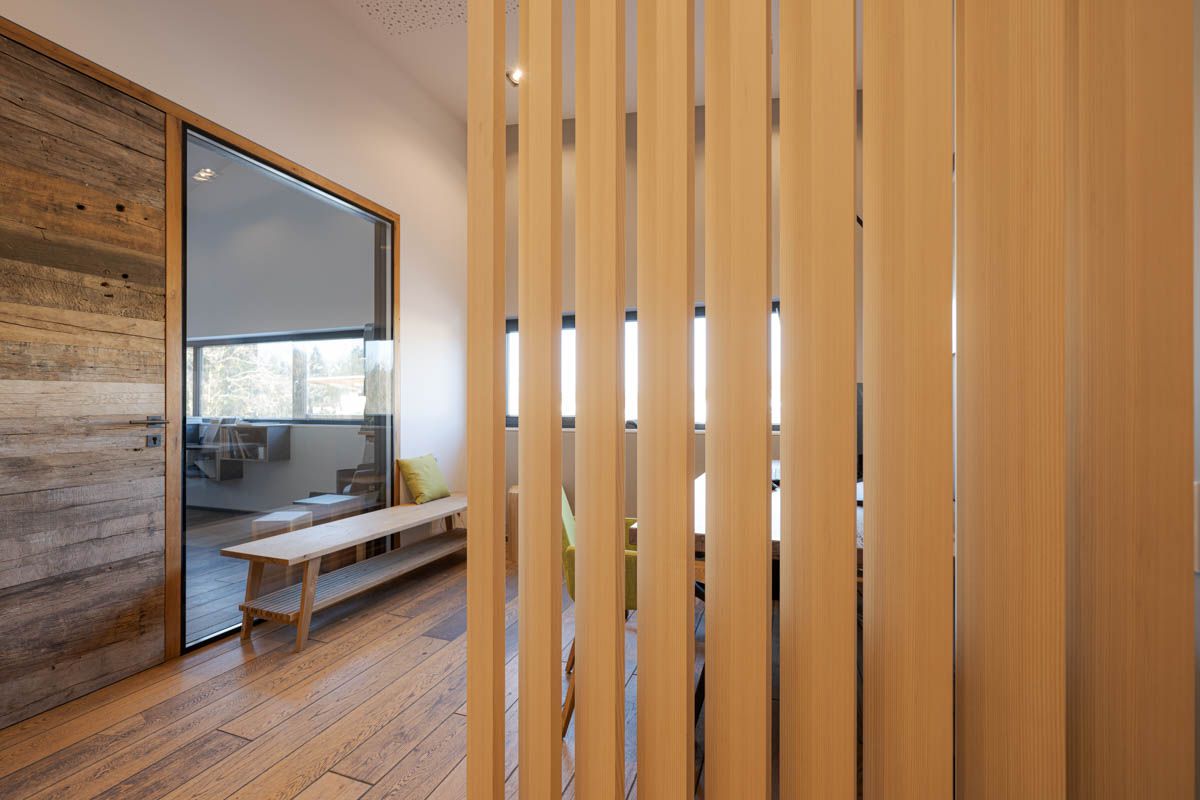 lamellenwand-tanne-arbeitsplatz-stephanskirchen-04