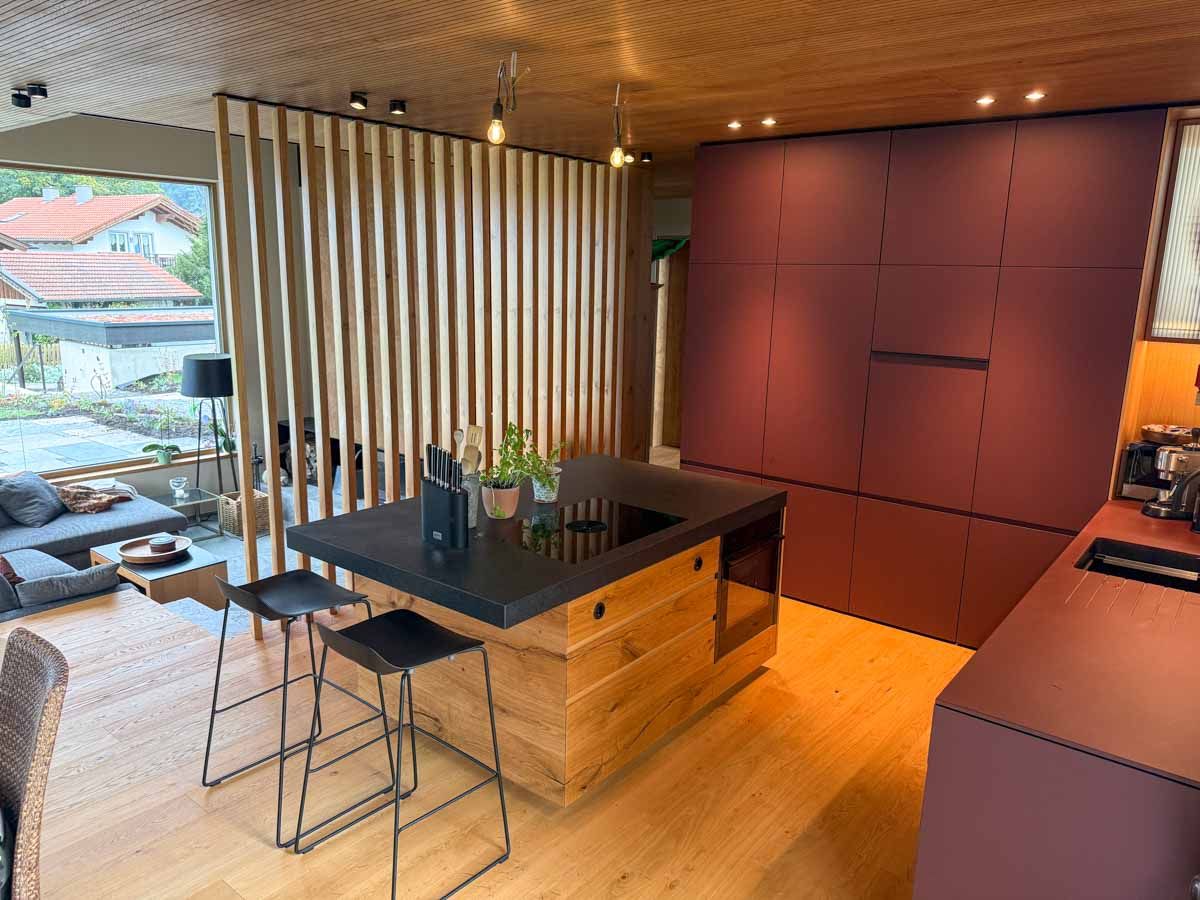 Drehbare Holzlamellenwand für den Wohnbereich