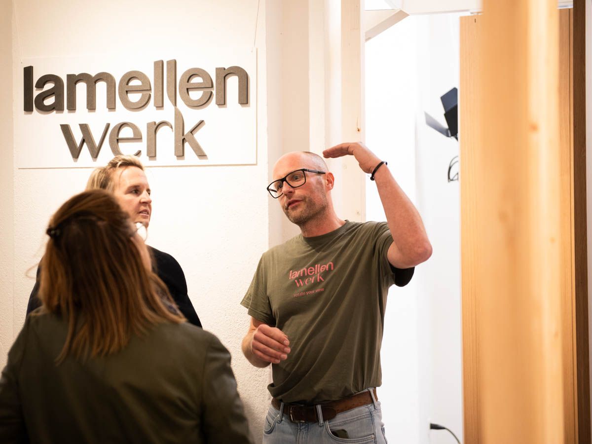 lamellenwand-messestand-lamellenwerk-blickfang-19