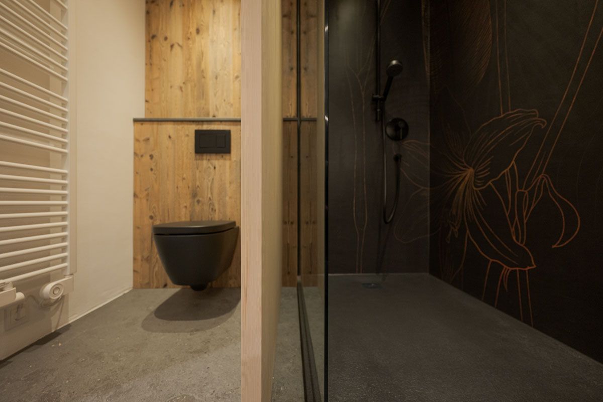 lamellenwand-tanne-dusche-wc-wohnung-rosenheim-03