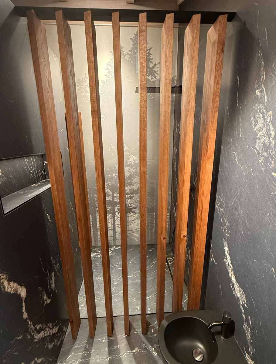 lamellenwand-bad-dusche-altholz-wohnung-rosenheim-03