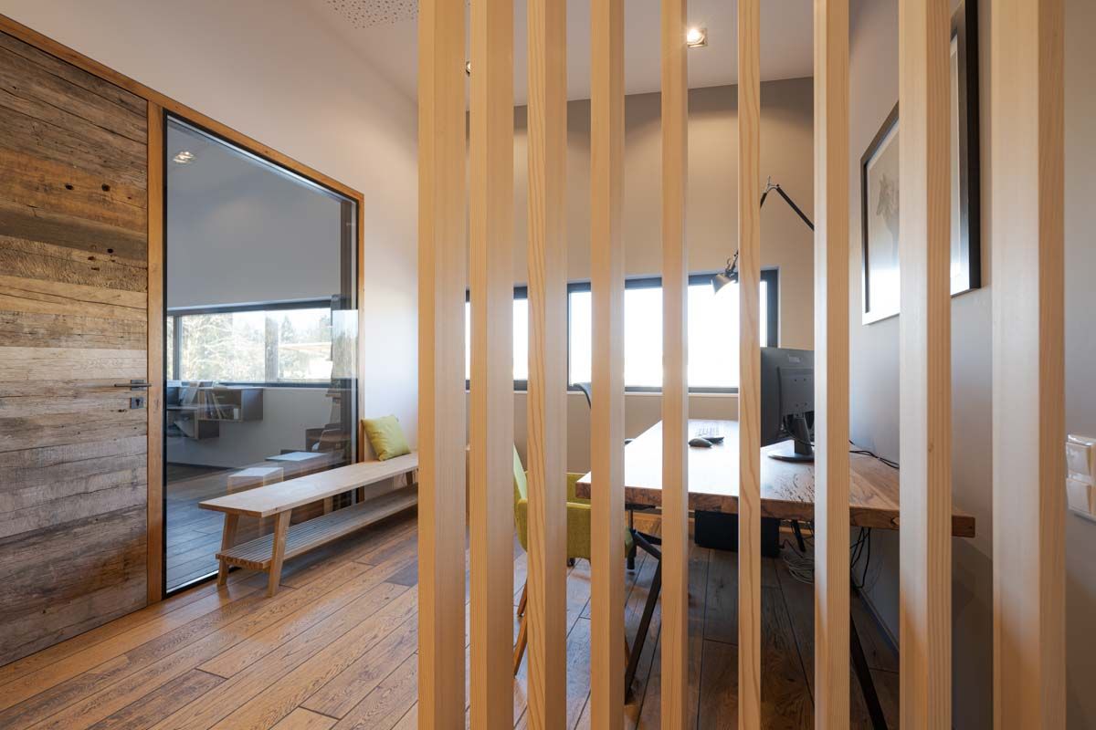 lamellenwand-tanne-arbeitsplatz-stephanskirchen-03